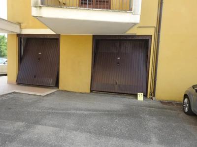 Garage e posto auto scoperto 
