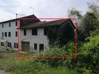 Porzione di un più ampio fabbricato bifamiliare sito in...