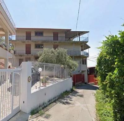 Piena proprietà di appartamento della superficie commerciale di 131,00 mq.