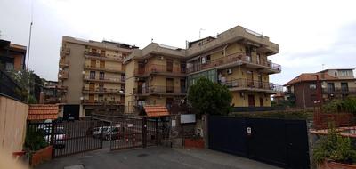 Appartamento per civile abitazione sito in Gravina di Catania, Via Caduti del Lavoro, 2, scala C, posto al piano primo, con box auto pertinenziale al suddetto appartamento in autorimessa ubicata al piano seminterrato del medesimo edificio