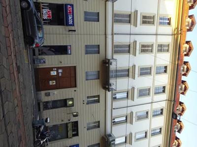 Milano Via  Col Di Lana n 5  MIlano zona Bocconi  appartamento piena  proprietà di mq  62 ascensore 3° piano - doppia esposizione -  riscalamento autonomo - composto da  disimpegno- camera- soggiorno -  cucina - rispostiglio - bagno -   balcone  con vetrata- 