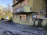 Lotto 1 - Unità immobiliare di tipo commerciale adibita...