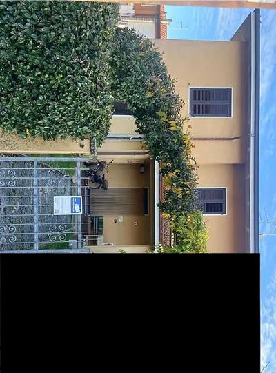 Intera piena proprietà di: Bene n. 3: Porzione di villa bifamiliare...