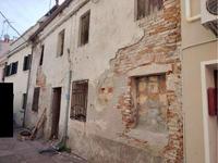 Proprietà di abitazione accostata sviluppata su 2 piani...