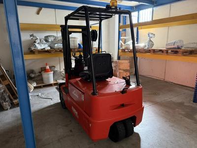 Carrello elevatore elettrico Linde E18 portata 1800 kg anno 1992