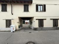 Abitazione in corte disposta su due livelli collegati da...