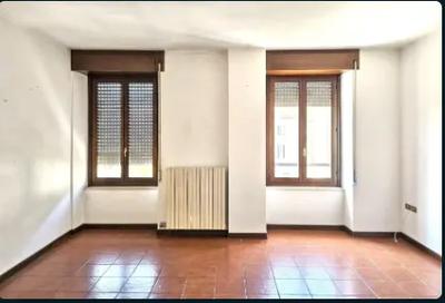 Appartamento (sub 7) a Setteville (BL), frazione Fener, via Dante Alighieri 15. Superficie commerciale di 169,80 mq. Piano secondo di edificio ristrutturato. Ingresso, soggiorno, cucina, 3 camere, ripostiglio, 2 bagni e balcone. Impianti autonomi. Inclusa soffitta al piano terzo. Corte comune per parcheggio. Condizioni buone Per maggiori informazioni visitare il portale www.quimmo.it - Codice annuncio 2537490