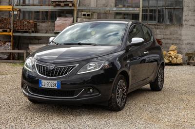 Autovettura Lancia Ypsilon Tg. GJ902BK, km  51.338 c.a, imm. 2022, cil. 1242, kw 051,00, alimentaz. B/GPL, provvista libretto di circolazione, sprovv. CDP, provv. nr. 1 chiave