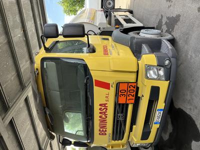 LOTTO 5: AUTOBOTTE VOLVO FL 260 CON CISTERNA ALKOM