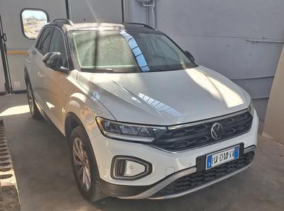 Autocarro Wolkswagen T-Roc 1.0Per visionare la documentazione disponibile,...