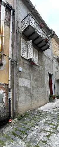 Immobile residenziale, struttura a schiera, costruito in...