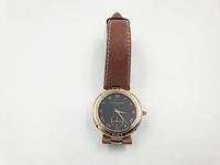 (Lotto n.1069) un orologio marca Pierre Balmain
