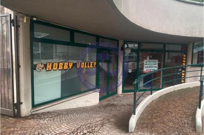 Liquidazione Giudiziale Hobby & Volley Srl R.G. 216/2026: Civate (LC) Via Roncaglio 1/c Negozio Fg.11, mapp.3773, sub.709, cat.C1, cl.3, 107mq, r.c. € 2.155,17 Immobile libero ai fini della Procedura