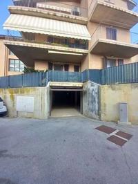 Piena proprietà APPARTAMENTO CON CORTE DI PERTINENZA E...