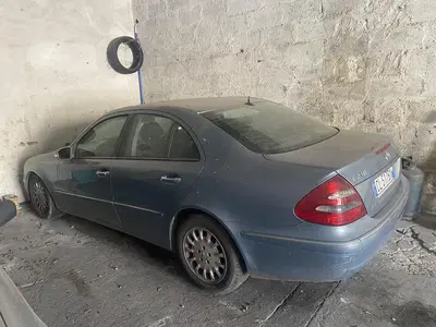 Autovettura per trasporto di persone, marca Mercedes-Benz, modello Classe E Berlina, targata CL517BX, immatricolata in data 31/05/2004, telaio n. WDB2110151A576598, alimentata a gasolioe dotata di cambio manuale, km 491.201.