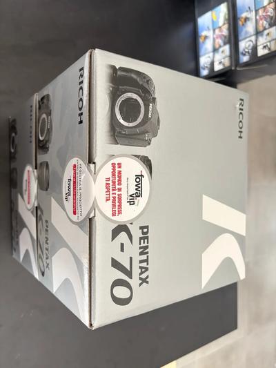 32 - MACCHINA FOTOGRAFICA, OBIETTIVI, ZAINO E TREPPIEDE