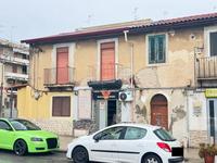 Piena proprietà di un laboratorio artigianale della...