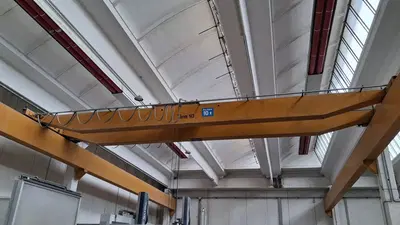 (Lotto n.22) - Carroponte bitrave marca S.TRA.F portata 10 TON, completo di argano marca DEMAG e pulsantiera, privo di qualsiasi tipo di documentazione.