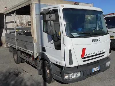 Lotto 3) Autocarro Iveco EuroCargo 90E21 targato CJ 442 FD