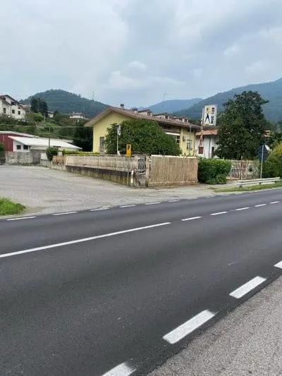 APPARTAMENTO 2 piano Sottotetto di palazzina di due piani in TRESCORE...