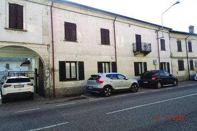 Unità immobiliare posta in tipico fabbricato a corte lombardo