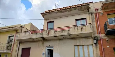 Diritti di proprietà per la quota di 1/3 dell'unità immobiliare sita in Ispica (RG), Via Monte Lauro n. 21 piano 1-T, identificati al catasto del comune di Ispica al foglio 17, particella 891, sub 1 e 2