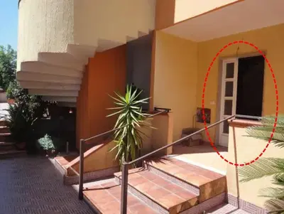 Piena proprietà per 1/1 di ABITAZIONE AI PIANI TERRA, PRIMO E SEMINTERRATO, SCALA A, INT. 2, in Via Bellini del Comune di Oliveto Citra (SA)