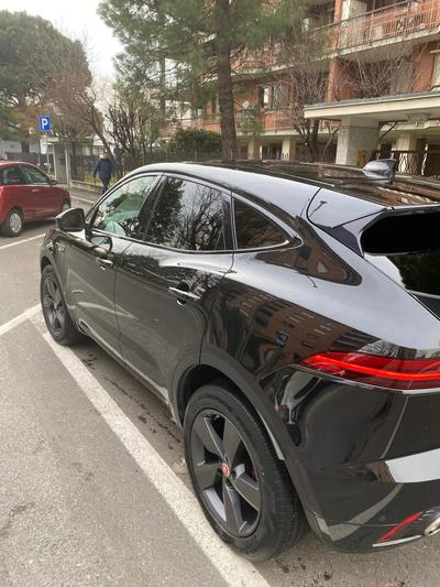 RACCOLTA DI MANIFESTAZIONE DI INTERESSE. Cedesi autovettura Jaguar, modello E-PACE 2000 R dinamic S, alimentazione gasolio, cambio automatico, immatricolata il 3 agosto 2020, chilometri 92.354. Verranno prese in considerazione solo manifestazioni di interesse per un valore non inferiore a Euro 11.800,00 iva inclusa. L’invito a offrire non costituisce offerta al pubblico ai sensi dell’art. 1336 c.c. e la manifestazione di interesse presentata non obbliga l’interessato ad acquistare.