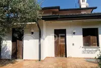 Lotto Unico - piena proprietà di porzione di fabbricato...