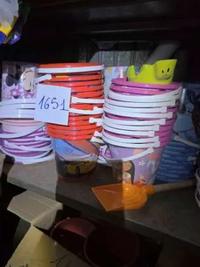 Lotto 8: Stock composto da attrezzature per il mare...