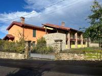 Complesso immobiliare strutturato in due fabbricati...