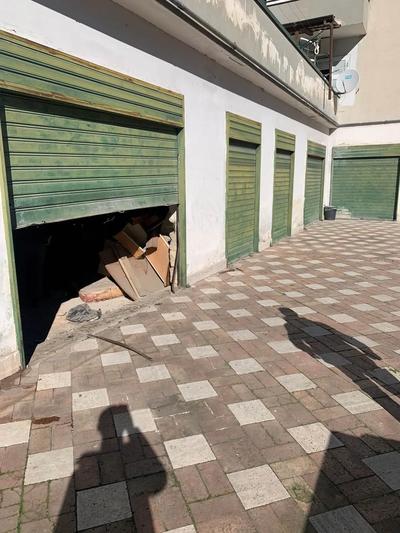 Piena e intera proprietà del seguente immobile sito in Melito di Napoli alla via Enrico de Nicola n. 3: Locale commerciale al piano T, interno 1, scala F, lotto A, edificio 6, sup. cat. 201 mq