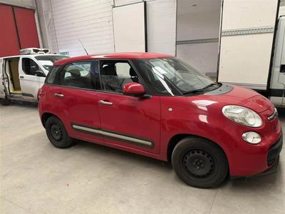 Lotto 3: AUTOVETTURA Autovettura FIAT 500L, carrozzeria tipo monovolume, colorazione esterna rosso. 