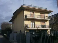 Piena proprietà dell’appartamento posto al piano primo,...