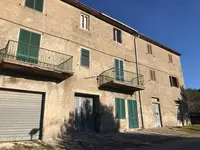 Abitazione di tipo popolare . Quota pari a 1/1 del...