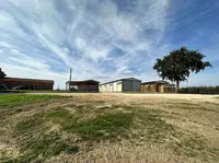 Azienda agricola composta da terreni, capannoni...