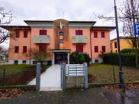 Appartamento con cantina ed autorimessa della superficie...