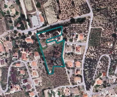 RACCOLTA OFFERTE - Area edificabile con fabbricati in costruzione a Trevi...