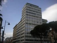 Appartamento centralissimo sito al piano 11. L’immobile...