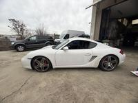 Autovettura Porsche Cayman S targata GT305WJ cc 3387 alimentata a benzina, provvista di librettodi circolazione