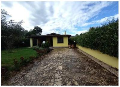 Piena proprietà di villa composta da soggiorno, cucina, pranzo, disimpegno,...
