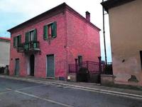 Piena proprietà di villetta indipendente con resede di...