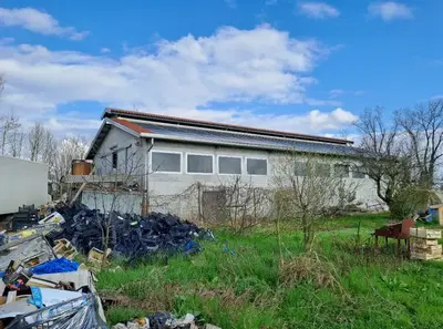 Fabbricato rurale ad uso ricovero attrezzi e stalla di circa 323 mq...