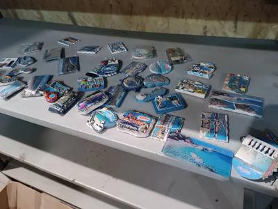 LOTTO 1) MAGNETI DECORATIVI IN MATERIALE PLASTICO/DECORATIVO - LOTTO 2)...