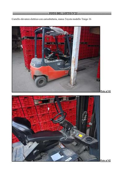 CARRELLO ELEVATORE elettrico con caricabatteria, marca Toyota mod. Traigo 16 (lotto 23 perizia n.2)