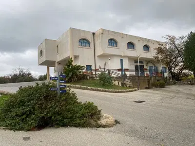 Cessione azienda centro sportivo a Melilli (SR), Contrada Spalla