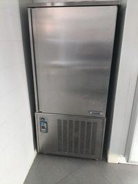 Abbattitore in acciaio inox marca Icematic; Cella frigo...