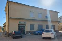 Complesso artigianale con cortile e pertinenze a...