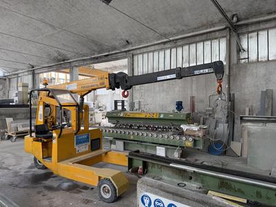 Gru Manghi (ID 32) e carrello elevatore (ID 33)