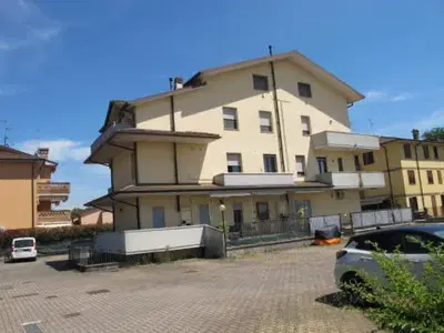 Abitazione uso residenziale composta da...